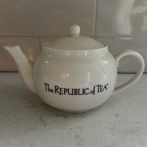 Republic of Tea Teapot